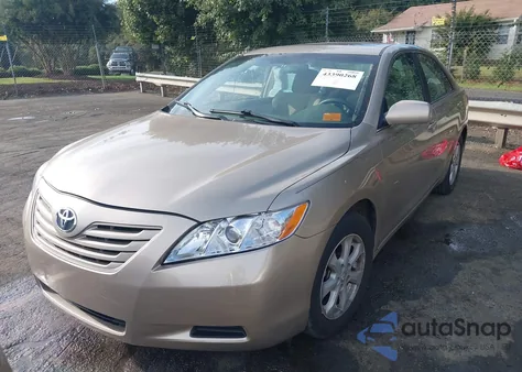 2008 Toyota Camry Le z USA, uszkodzony, nr VIN 4T1BE46K98U252145